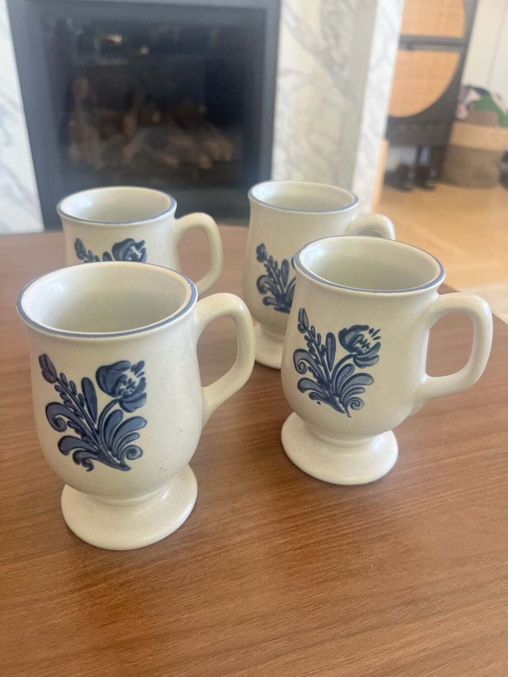 Pfaltzgraff Yorktowne Footed Pedestal Mugs Set of 4